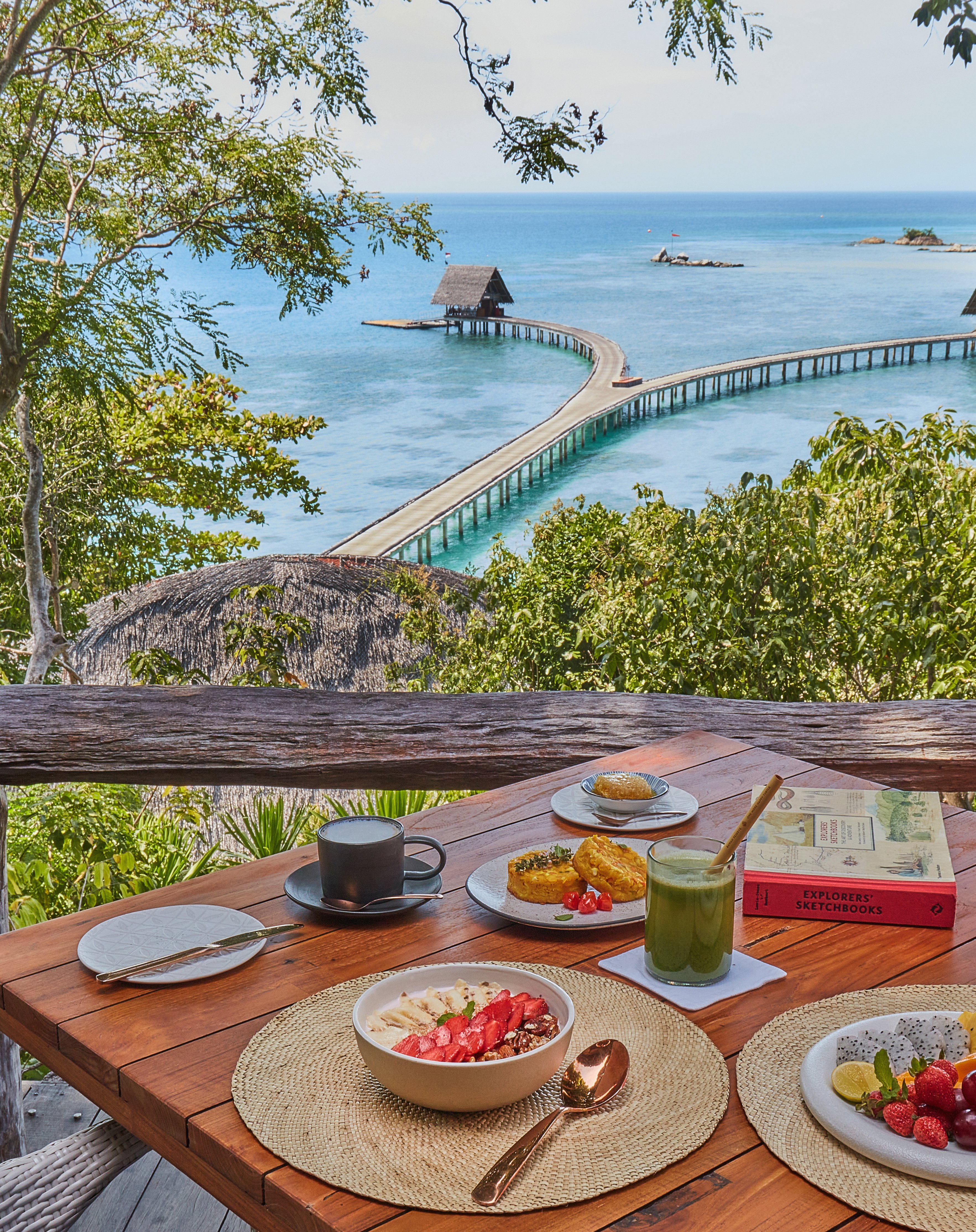 jetty-view-smoothie-bowl-sweetcorn-fitters-green-juice-treetops 2