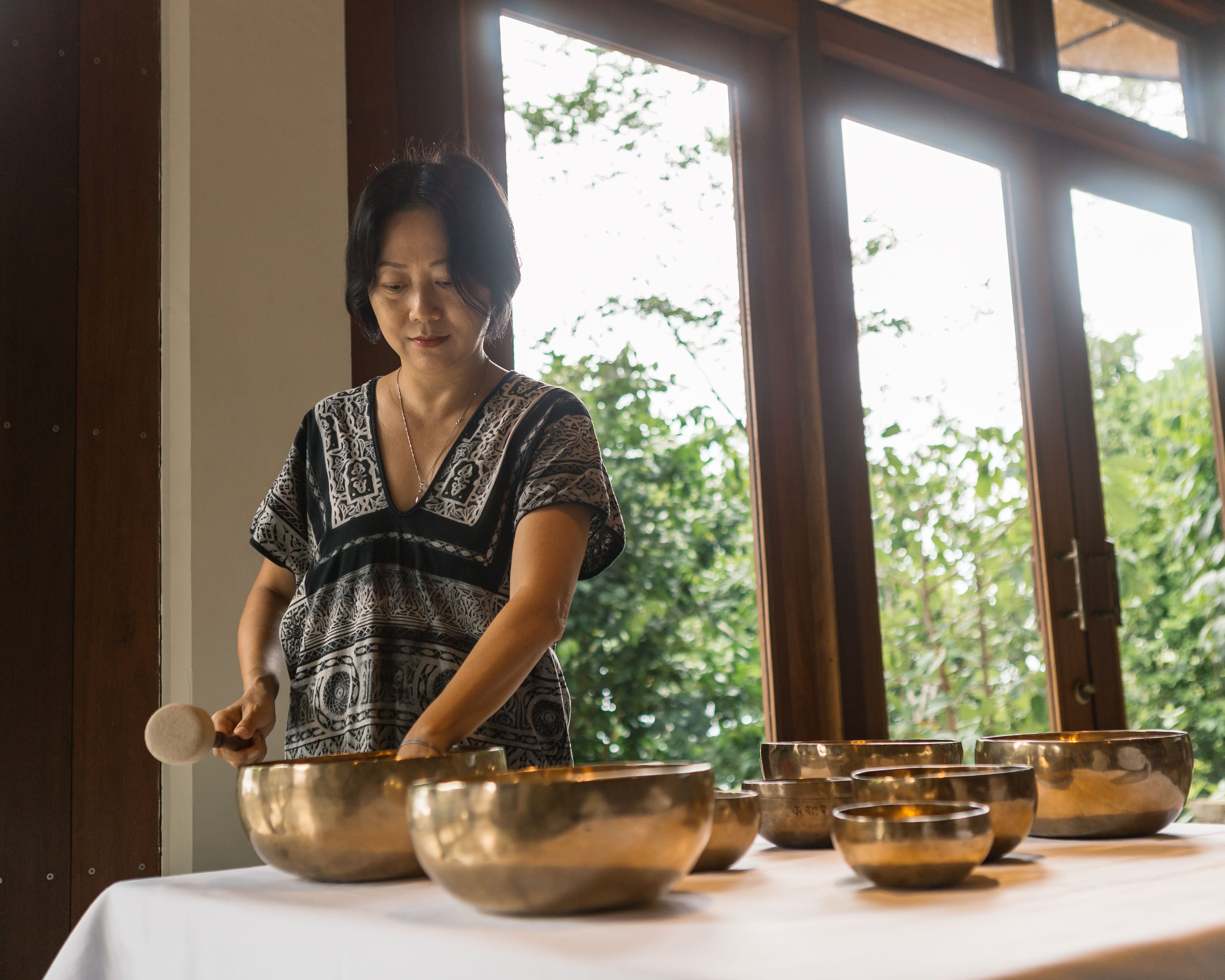 Sound bathing and the positive impact of 432 Hz listening