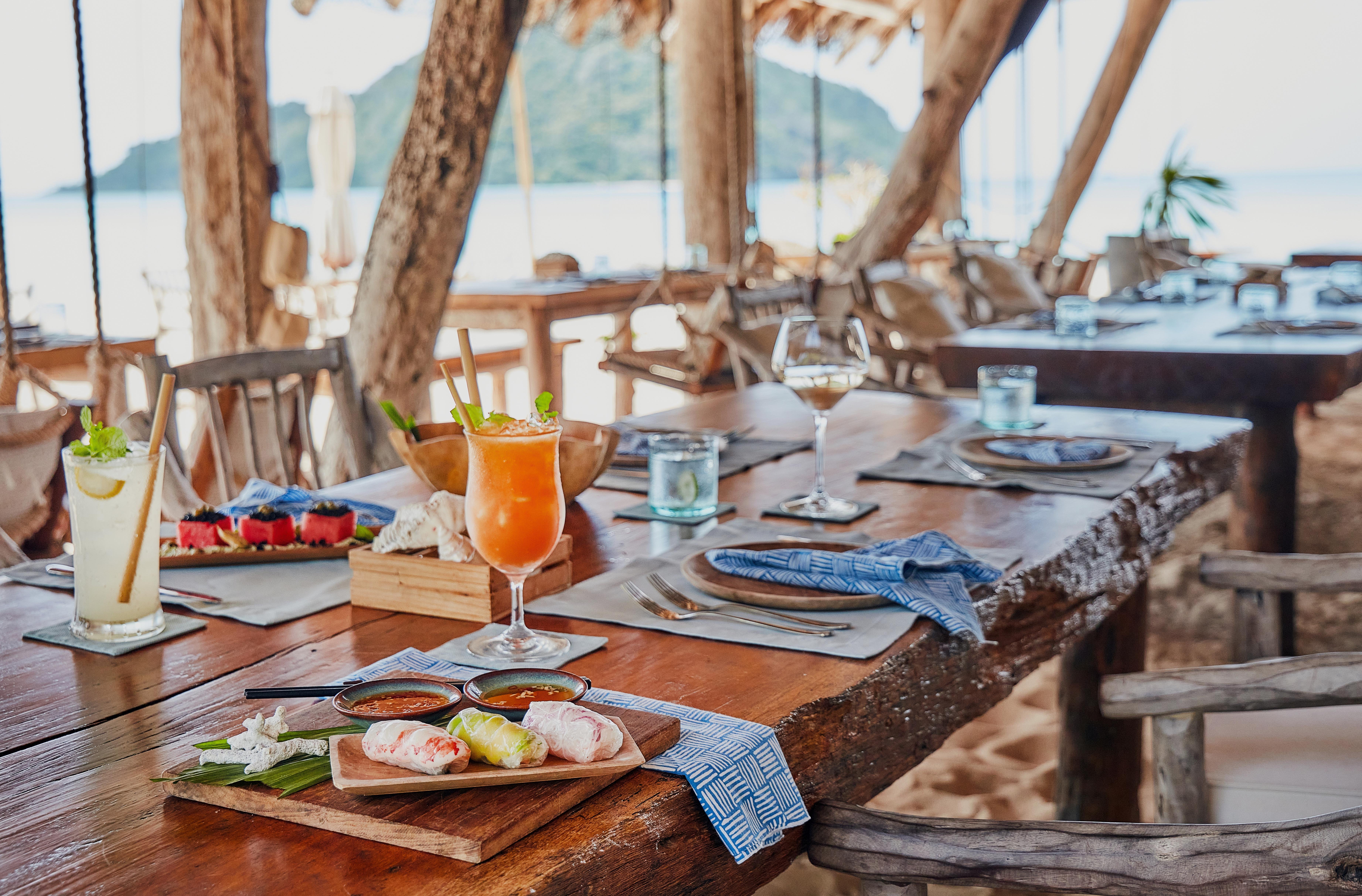 boat-house-lunch-summer-rolls-juices-table-settinga (1)